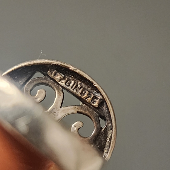 Elegant 925 Silver Swirl Ring Size 7 - Picture 4 of 7